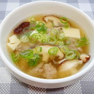 豆腐とひき肉椎茸の中華スープ